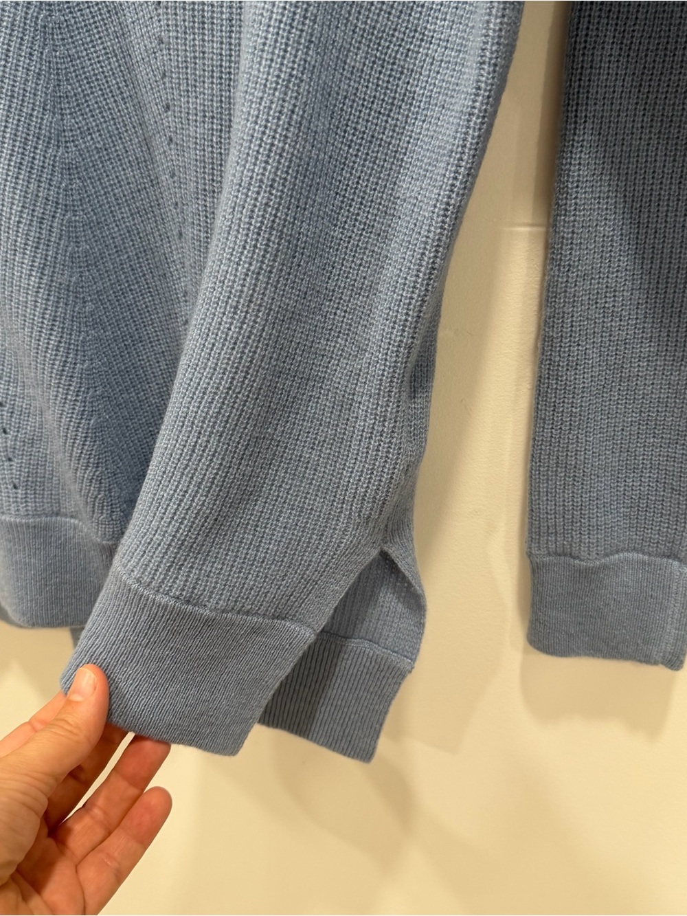 Vince Cashmere Sweater V-Neck Lightweight Knit Light Blue X-Small - Picture 4 of 7